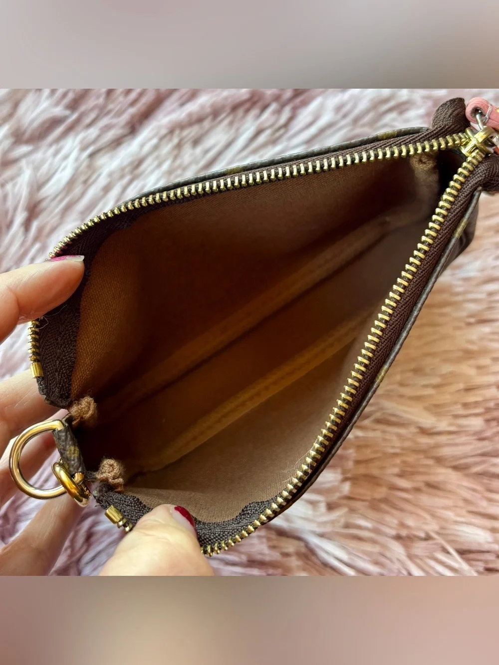 Louis Vuitton Animation Monogram Mini Pochette Accessoires - Picture 8 of 10